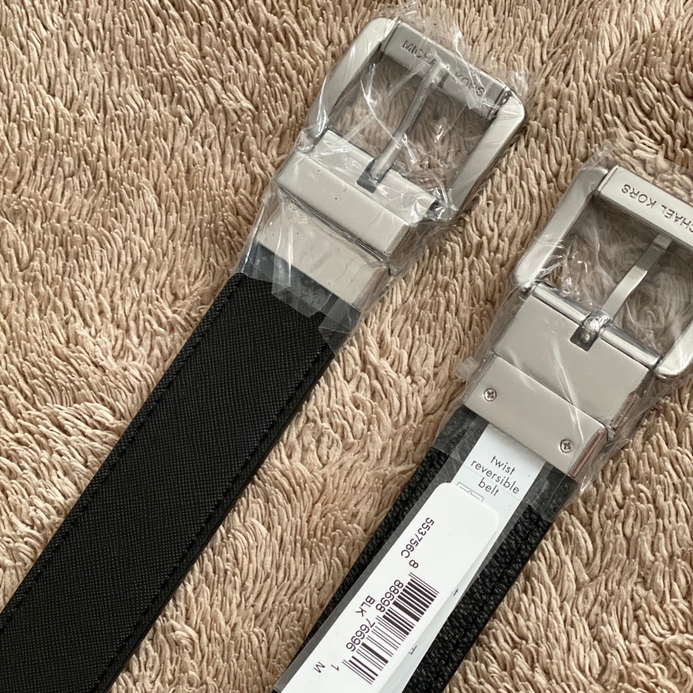 Michael Kors/reversible black logo/black solid - Picture 2 of 2